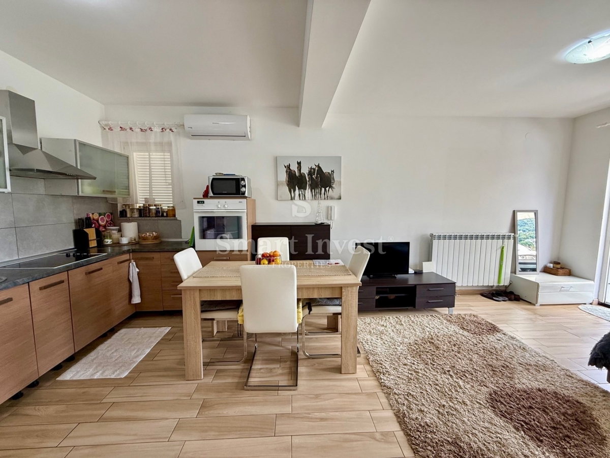 IČIĆI - POLJANE, appartamento con giardino e piscina