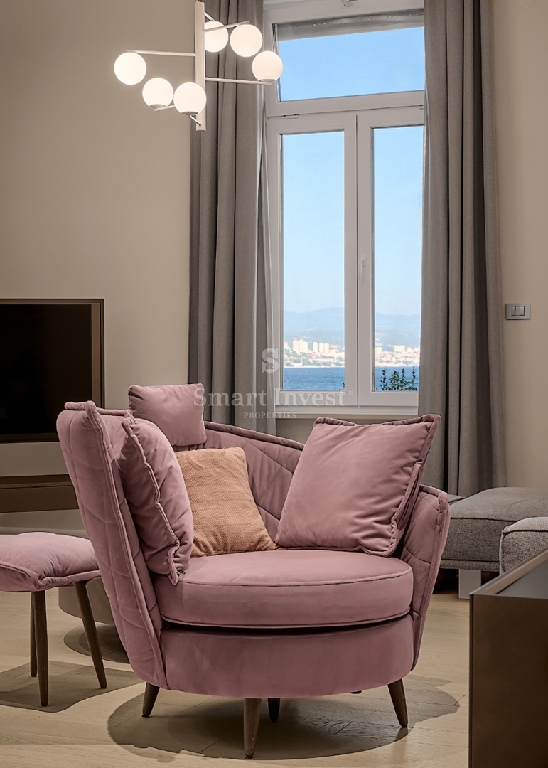 ABBAZIA - CENTRO, lussuoso appartamento fronte mare in villa storica