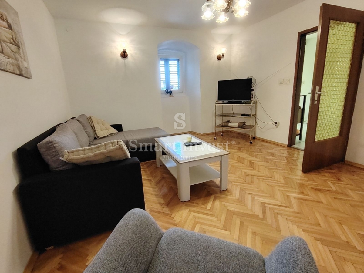 LAURANA, terreno edificabile di 2437 m2