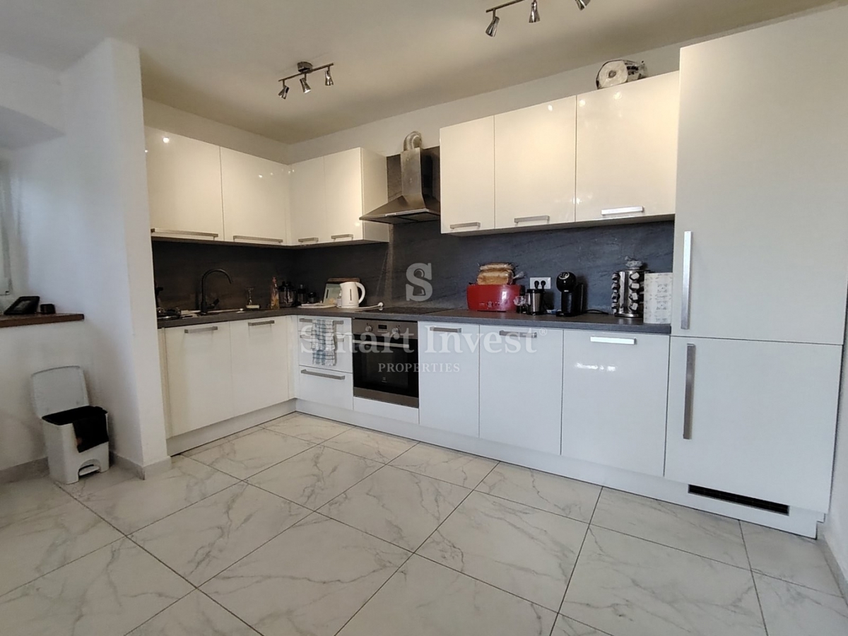 LAURANA, terreno edificabile di 2437 m2