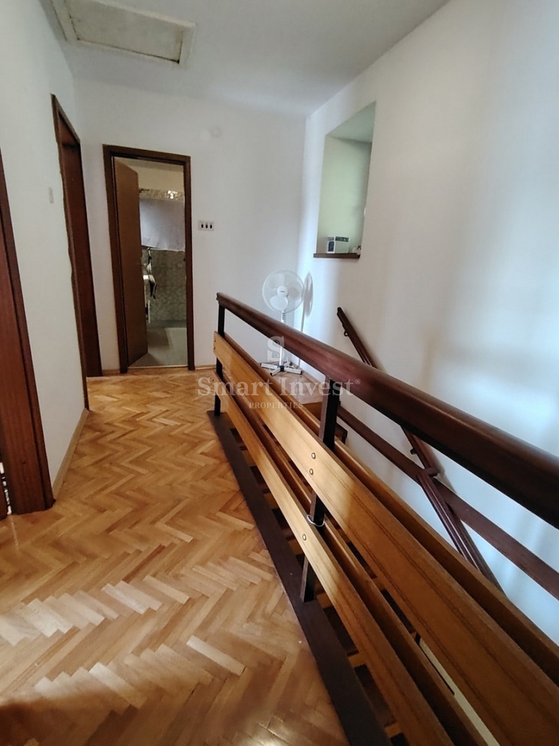 LAURANA, terreno edificabile di 2437 m2