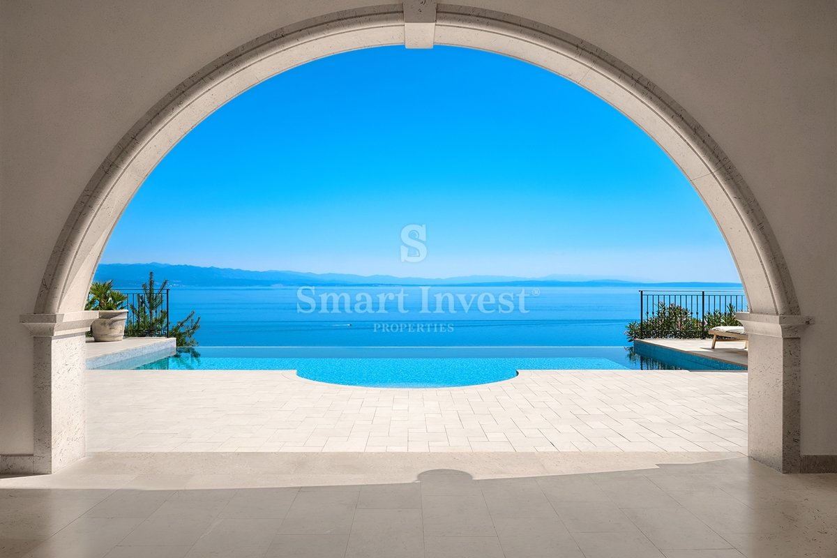 IČIĆI, villa esclusiva con piscina e vista panoramica sul mare