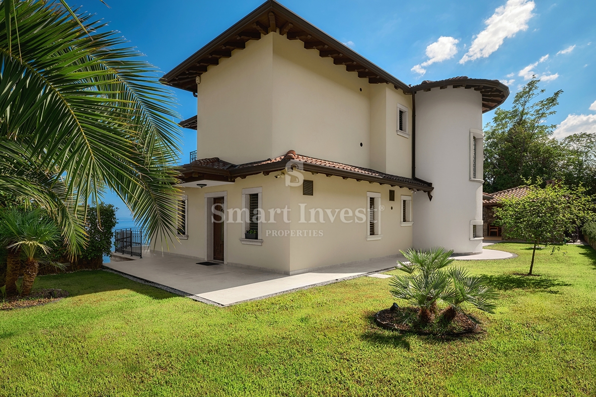 IČIĆI, villa esclusiva con piscina e vista panoramica sul mare