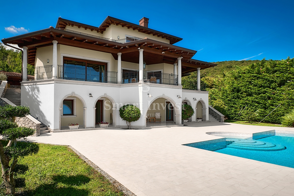 IČIĆI, villa esclusiva con piscina e vista panoramica sul mare