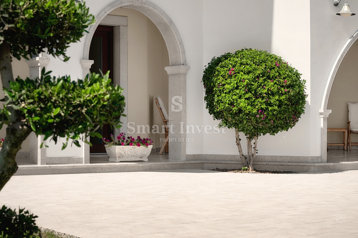 IČIĆI, villa esclusiva con piscina e vista panoramica sul mare