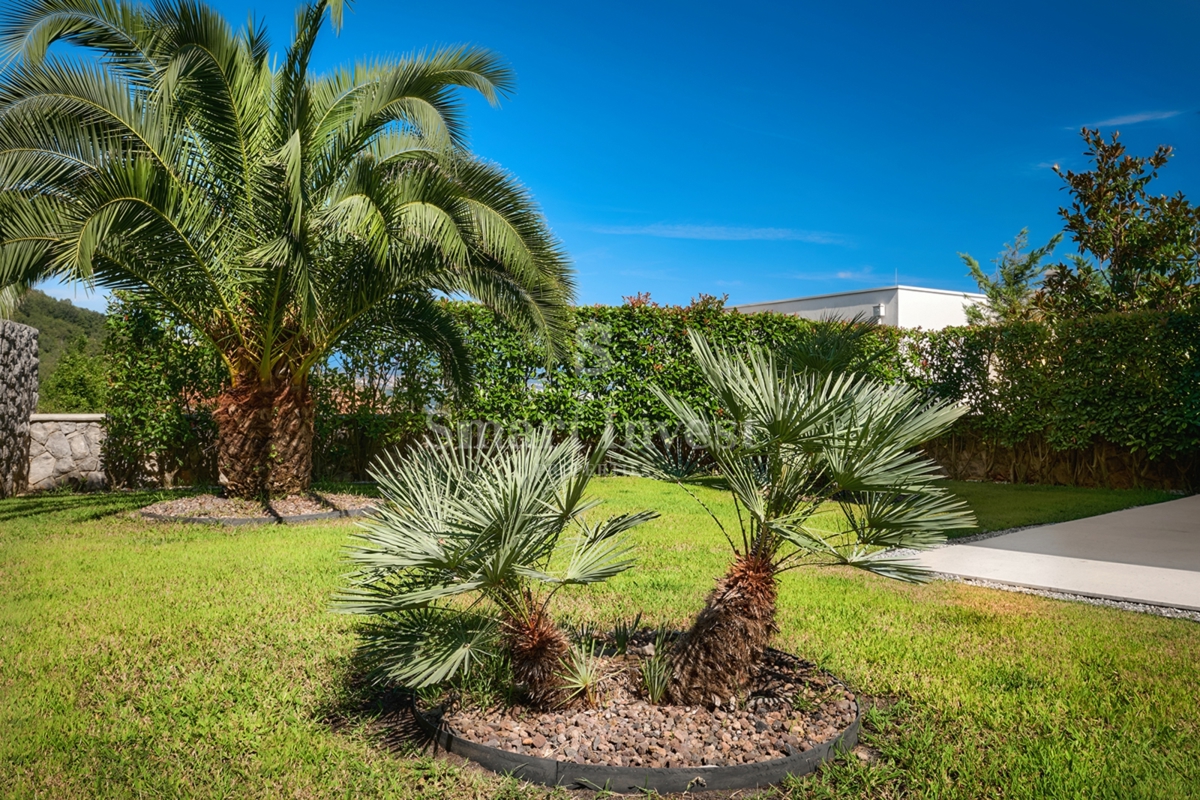 IČIĆI, villa esclusiva con piscina e vista panoramica sul mare