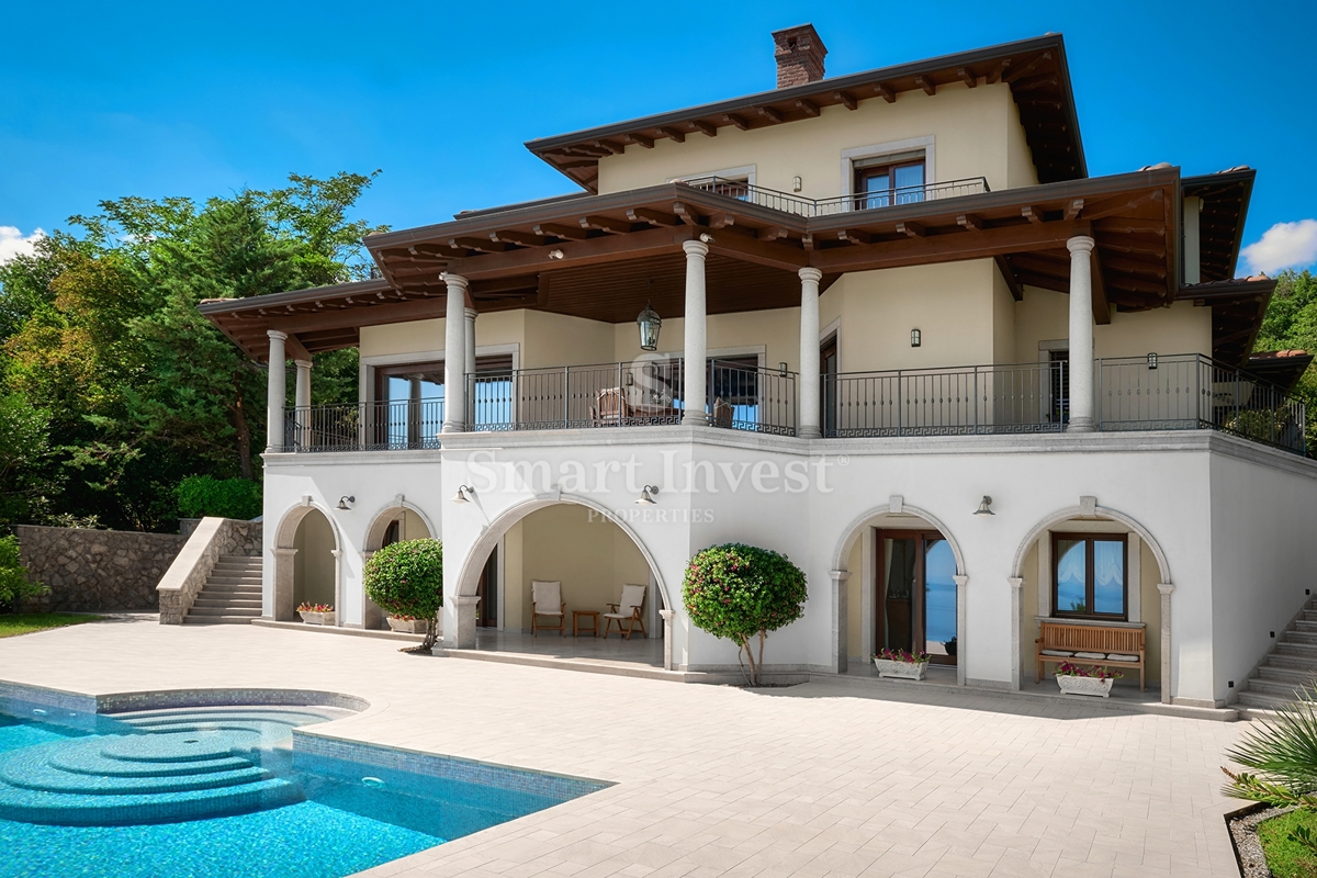IČIĆI, villa esclusiva con piscina e vista panoramica sul mare