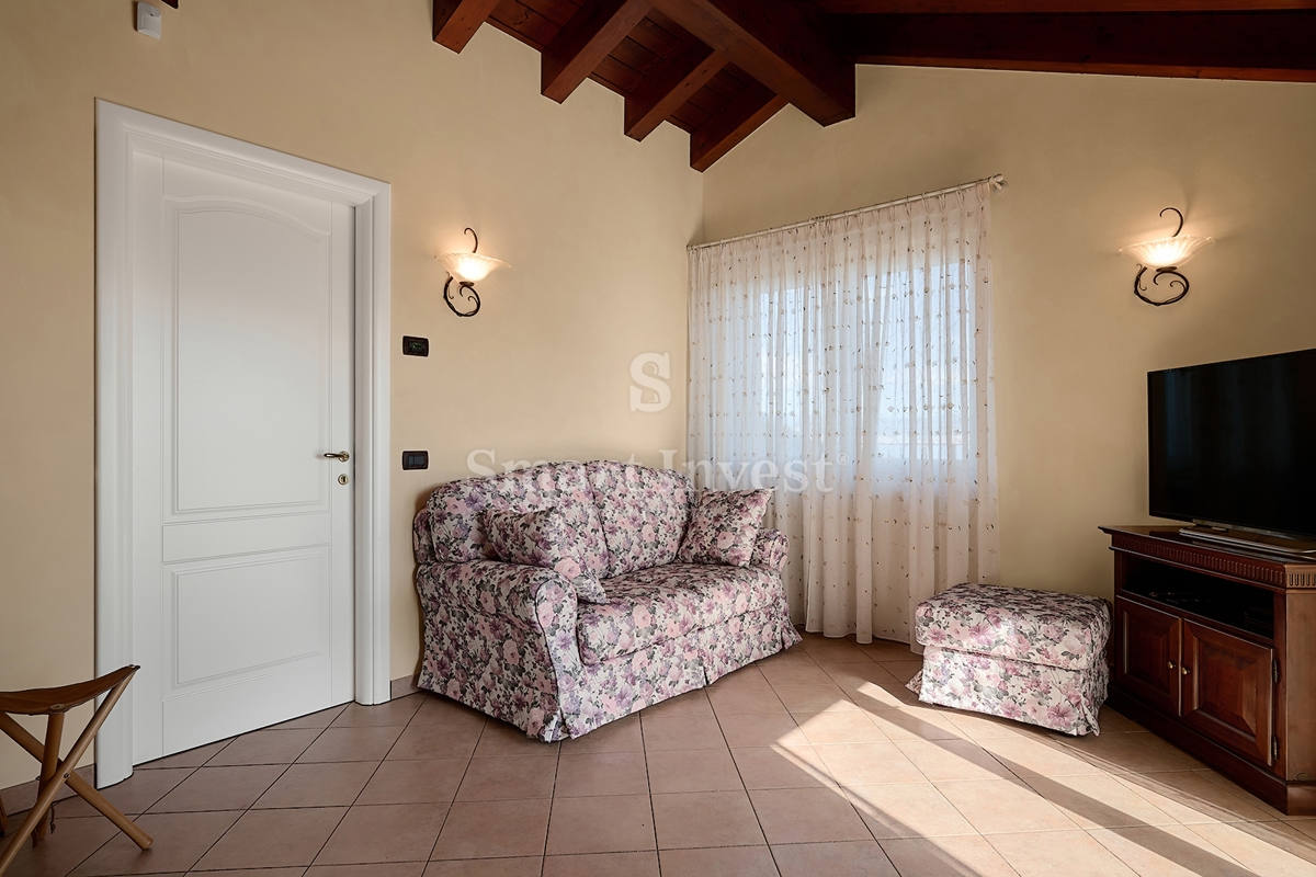 IČIĆI, una bellissima casa in una posizione eccellente, ESCLUSIVAMENTE NELLA NOSTRA AGENZIA!