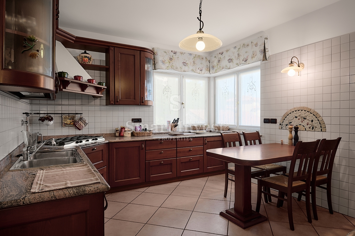 IČIĆI, una bellissima casa in una posizione eccellente, ESCLUSIVAMENTE NELLA NOSTRA AGENZIA!