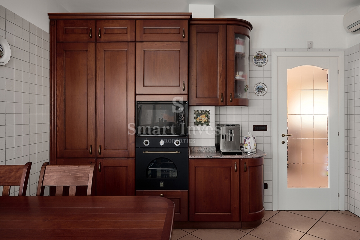 IČIĆI, una bellissima casa in una posizione eccellente, ESCLUSIVAMENTE NELLA NOSTRA AGENZIA!