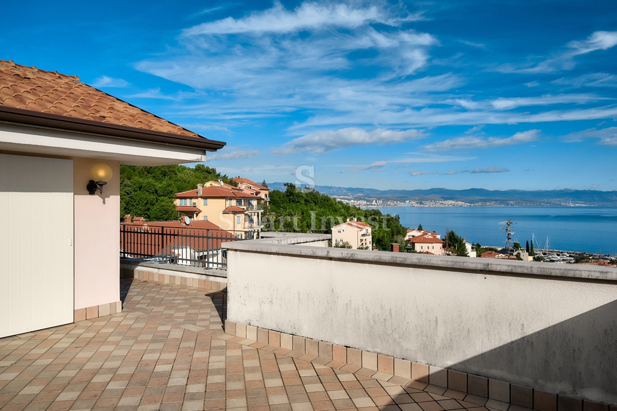 IČIĆI, una bellissima casa in una posizione eccellente, ESCLUSIVAMENTE NELLA NOSTRA AGENZIA!