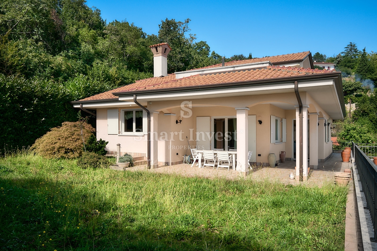 IČIĆI, una bellissima casa in una posizione eccellente, ESCLUSIVAMENTE NELLA NOSTRA AGENZIA!