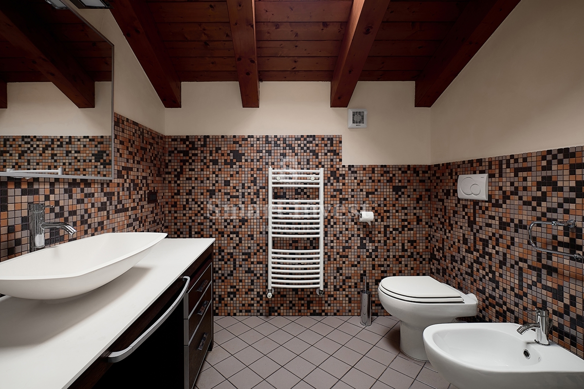 IČIĆI, una bellissima casa in una posizione eccellente, ESCLUSIVAMENTE NELLA NOSTRA AGENZIA!