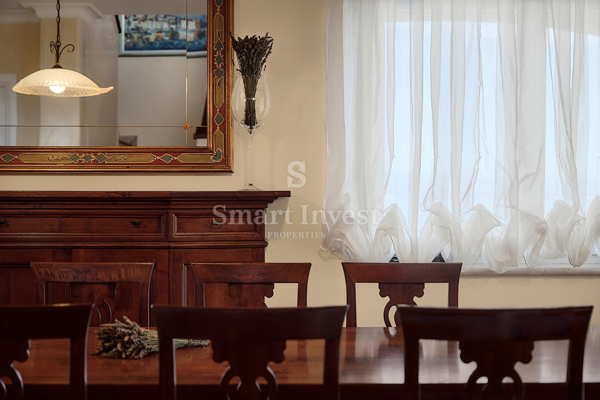 IČIĆI, una bellissima casa in una posizione eccellente, ESCLUSIVAMENTE NELLA NOSTRA AGENZIA!