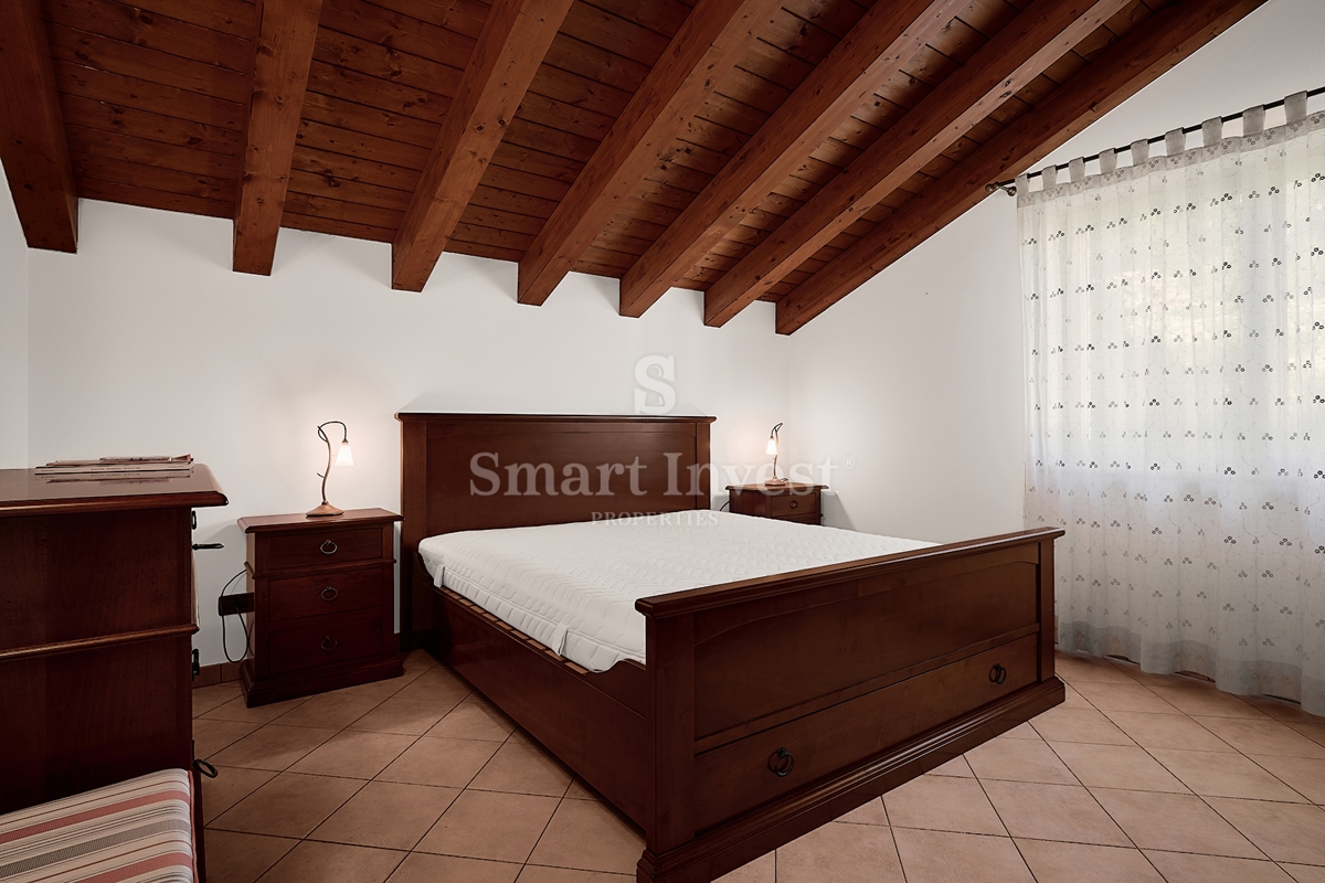 IČIĆI, una bellissima casa in una posizione eccellente, ESCLUSIVAMENTE NELLA NOSTRA AGENZIA!