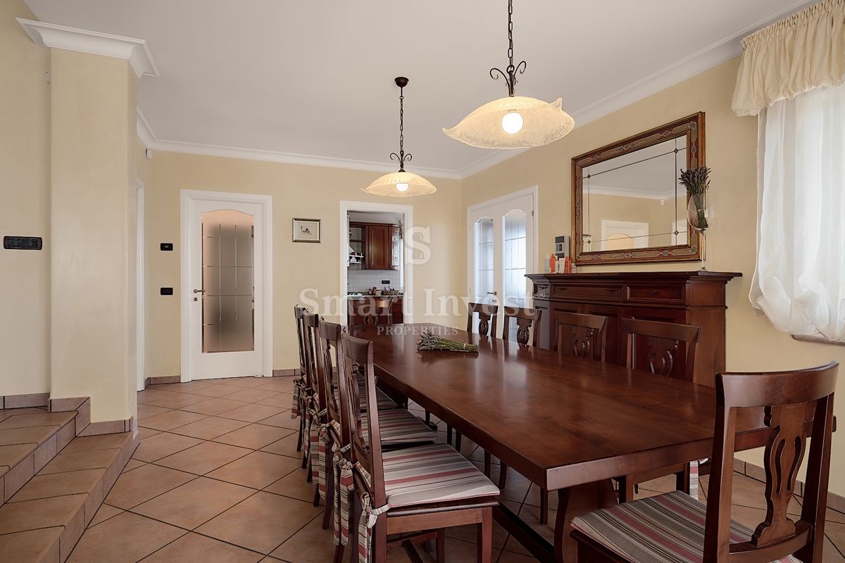 IČIĆI, una bellissima casa in una posizione eccellente, ESCLUSIVAMENTE NELLA NOSTRA AGENZIA!