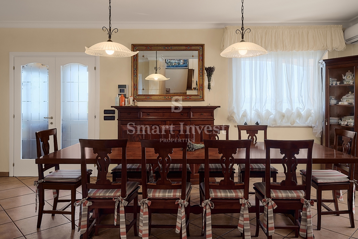 IČIĆI, una bellissima casa in una posizione eccellente, ESCLUSIVAMENTE NELLA NOSTRA AGENZIA!