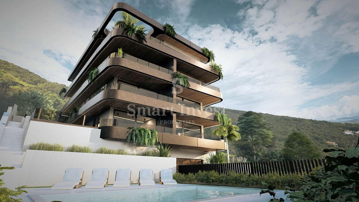 IČIĆI, attico con terrazza sul tetto e piscina privata