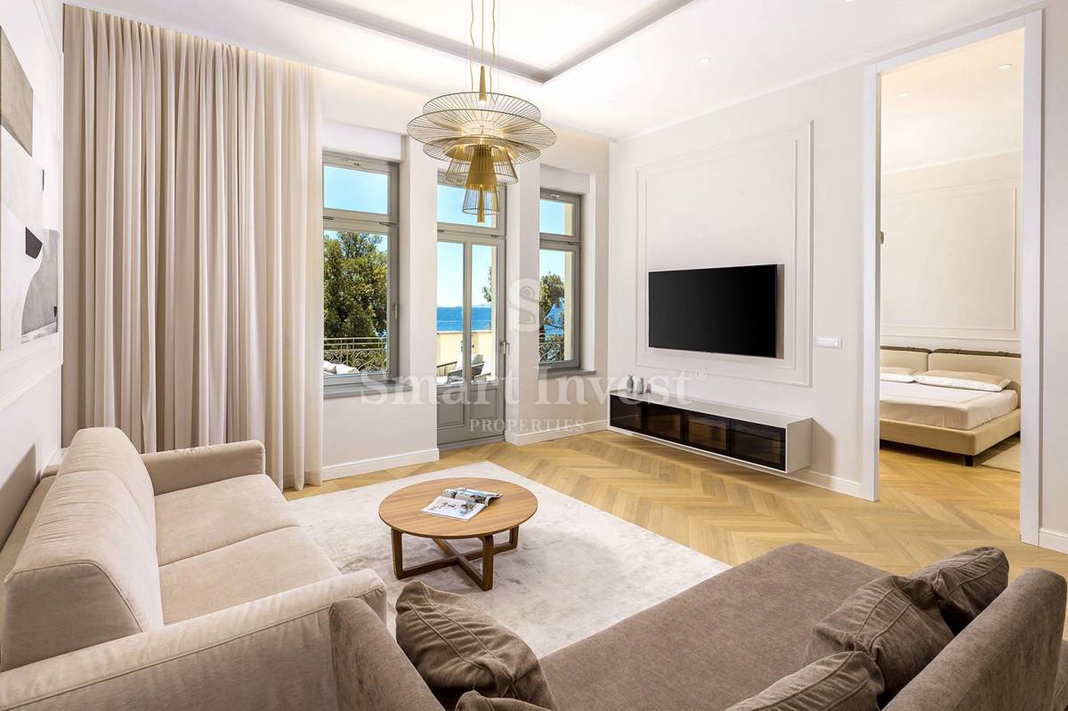 ABBAZIA – CENTRO, Appartamento di lusso sul lungomare con terrazza e vista mare