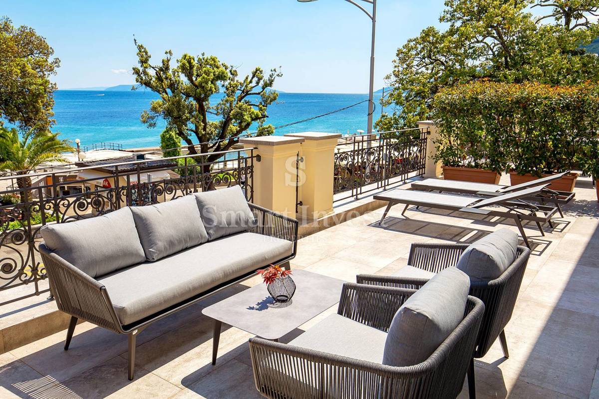 ABBAZIA – CENTRO, Appartamento di lusso sul lungomare con terrazza e vista mare