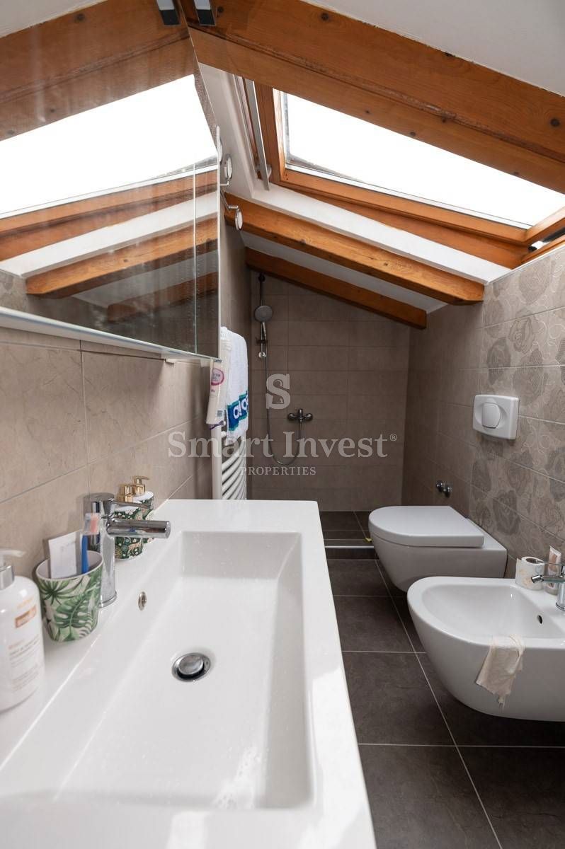 ABBAZIA - MATULJI, Casa indipendente con piscina e garage in un posto tranquillo, in vendita