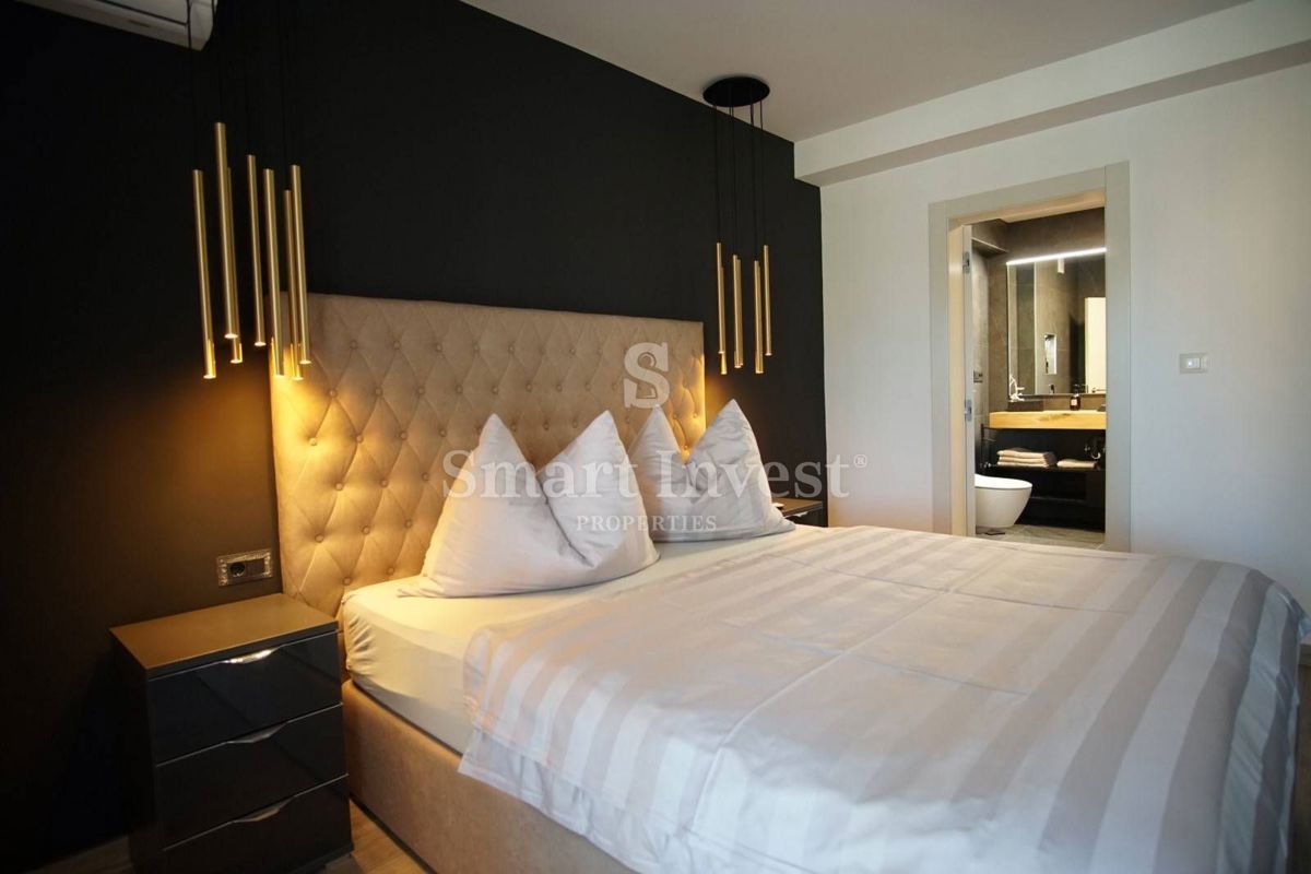 ISTRIA - ROVINJ, RENOVATED 3-BEDROOMS APARTMENT WITH 2 PARKING PLACES
