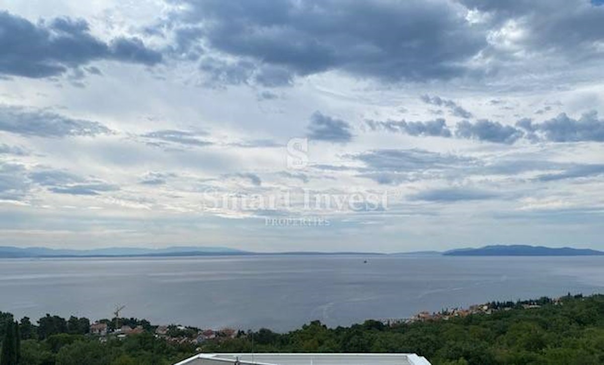 ABBAZIA - POBRI, Villa bifamiliare con piscina e vista mare