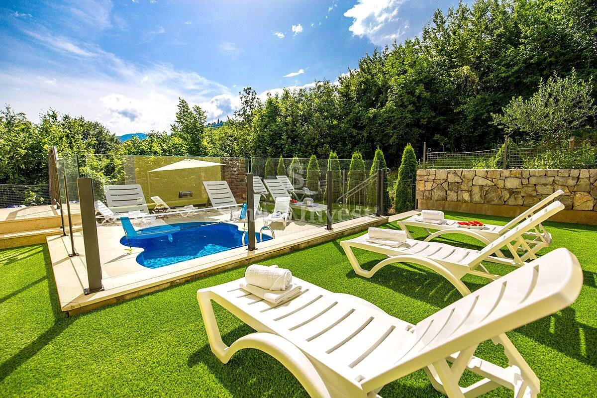 OPATIJA vicinity, Villa with pool and sea view on a quiet location, for sale