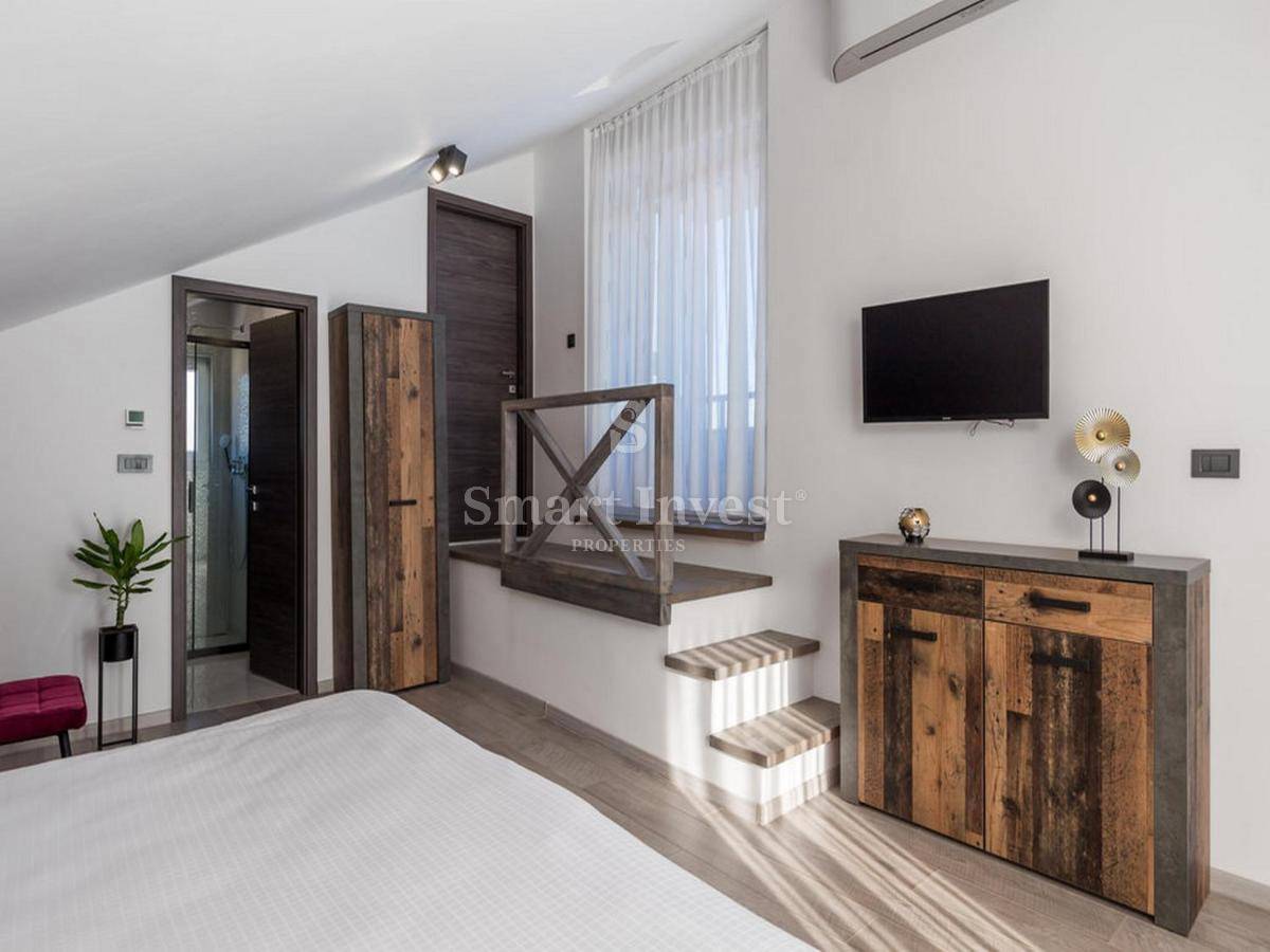 ABBAZIA - IČIĆI, Villa con piscina e vista mare panoramica, in vendita