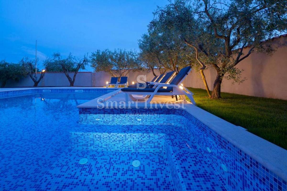 ISTRIA - MEDOLINO, Villa per 20 persone con piscina, vicino al mare