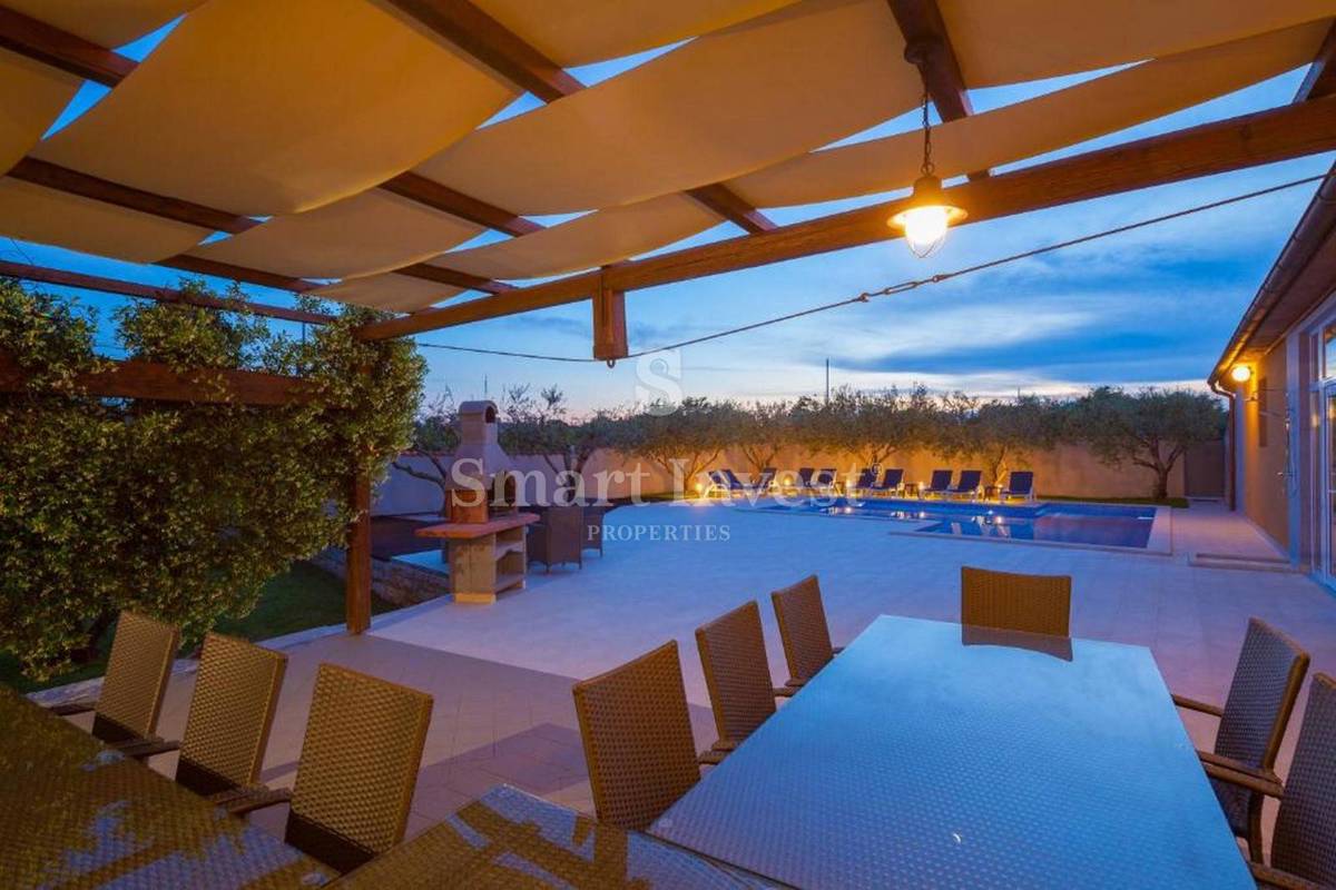 ISTRIA - MEDOLINO, Villa per 20 persone con piscina, vicino al mare