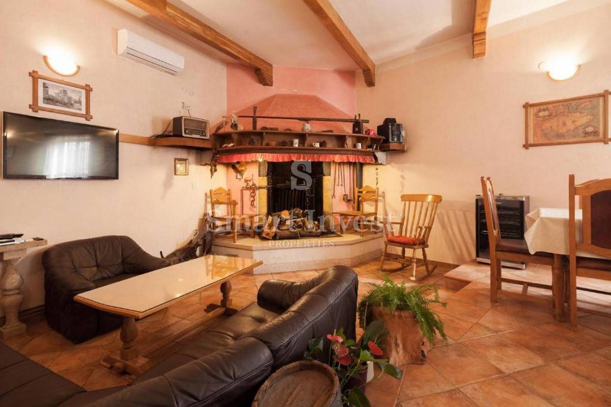ISTRIA - MEDOLINO, Villa per 20 persone con piscina, vicino al mare