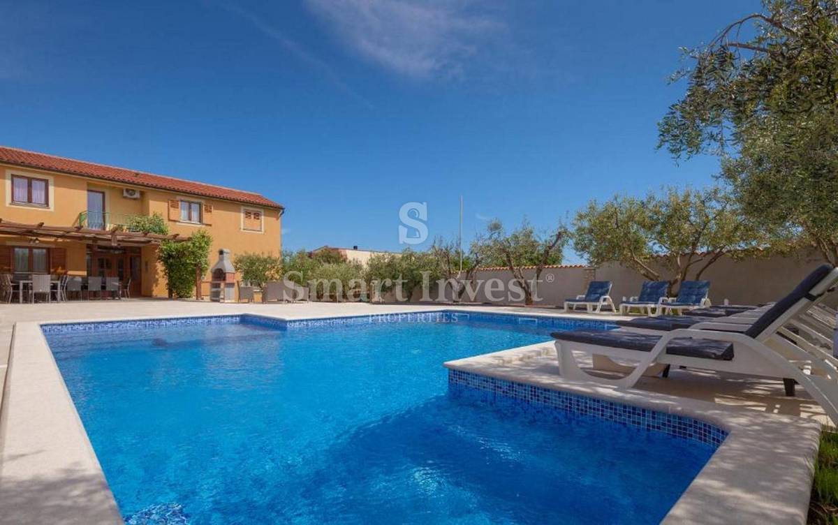 ISTRIA - MEDOLINO, Villa per 20 persone con piscina, vicino al mare