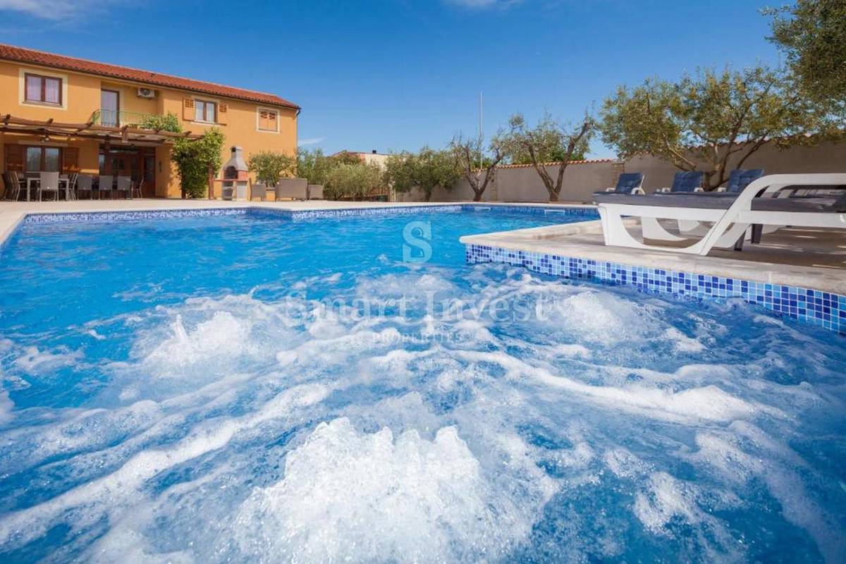 ISTRIA - MEDOLINO, Villa per 20 persone con piscina, vicino al mare