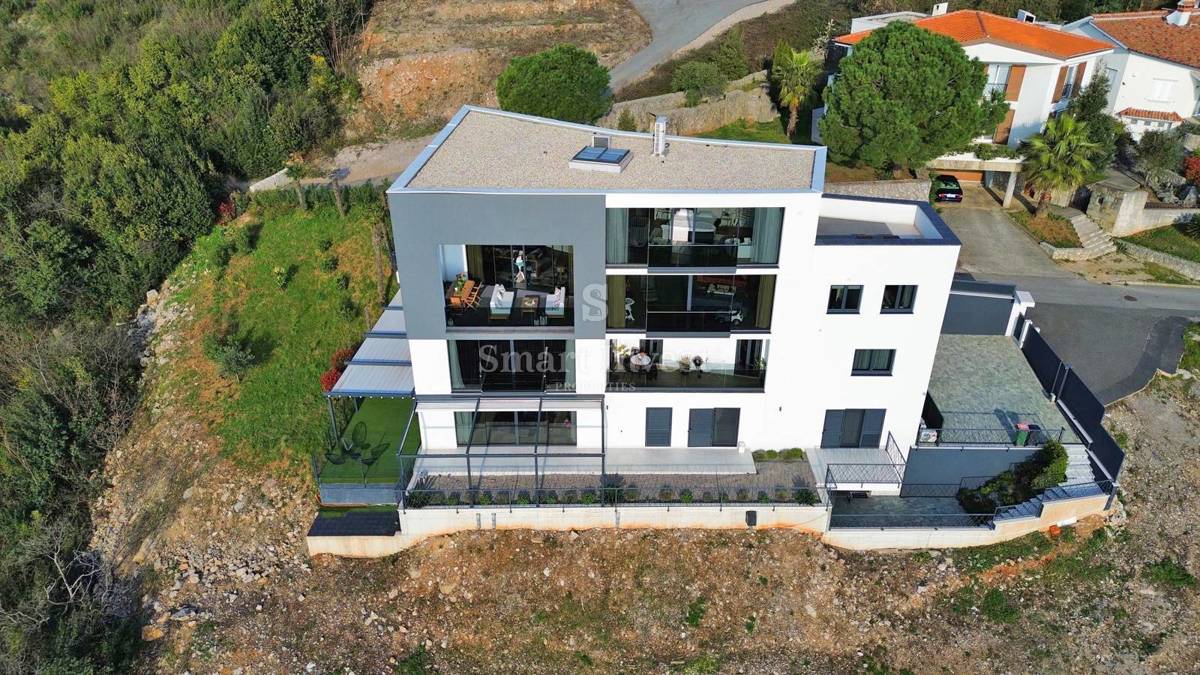 ABBAZIA, attico di lusso con vista panoramica sul mare