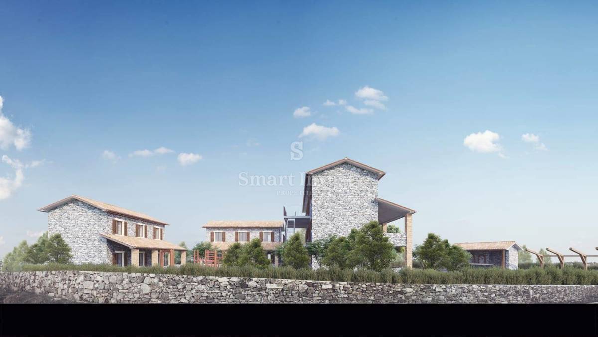 ROVIGNO vicinanze, terreno edificabile di 1350 m2