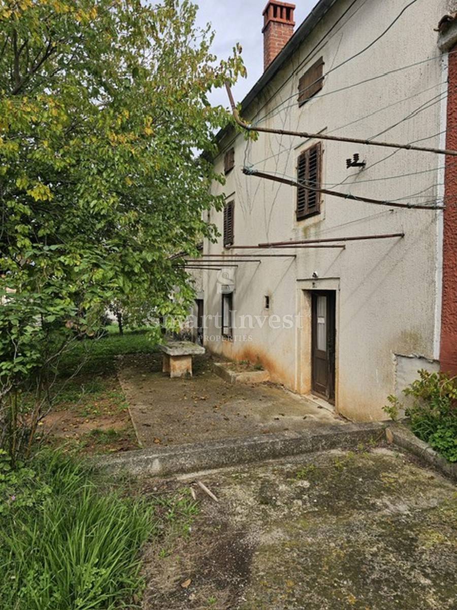 ROVIGNO vicinanze, terreno edificabile di 1350 m2