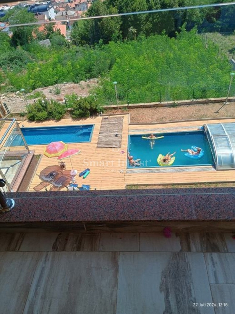 ABBAZIA, appartamento trilocale con vista mare in edificio con piscina