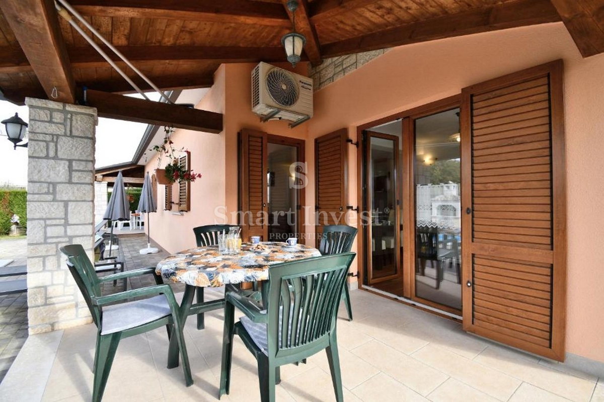 ISTRIA - PARENZO, casa con 4 appartamenti e piscina