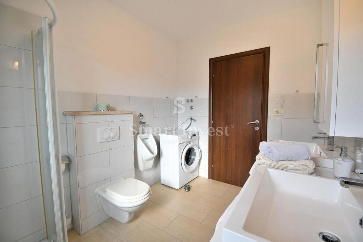 ISTRIA - PARENZO, casa con 4 appartamenti e piscina