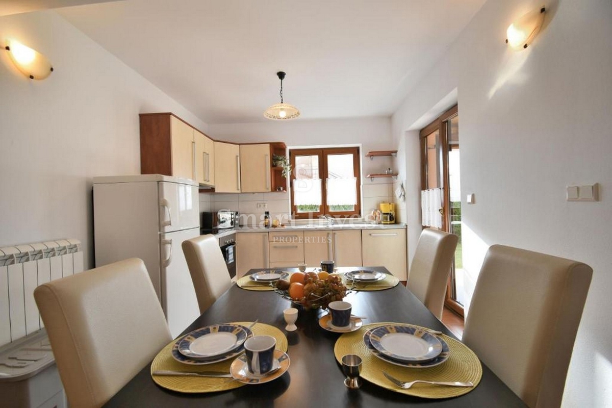 ISTRIA - PARENZO, casa con 4 appartamenti e piscina