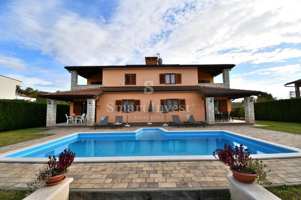 ISTRIA - PARENZO, casa con 4 appartamenti e piscina