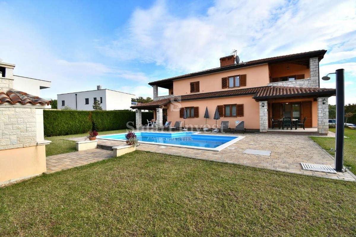 ISTRIA - PARENZO, casa con 4 appartamenti e piscina