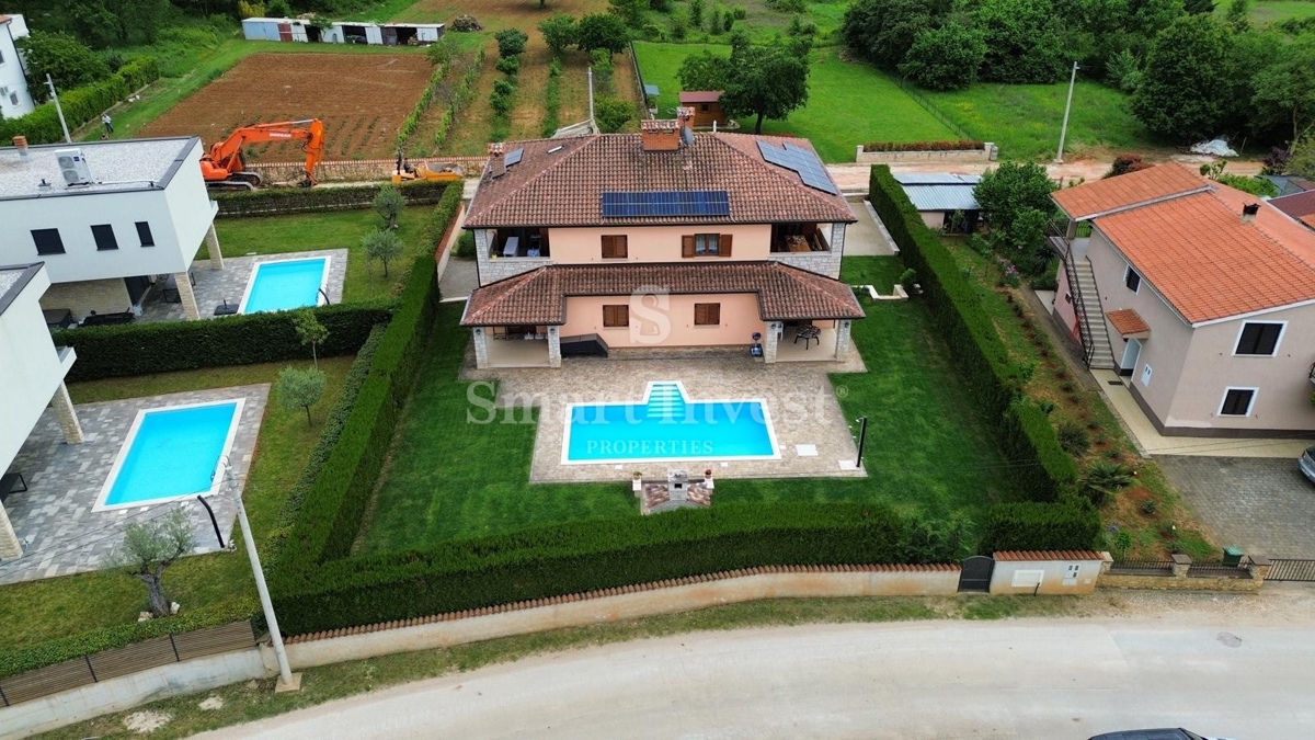 ISTRIA - PARENZO, casa con 4 appartamenti e piscina