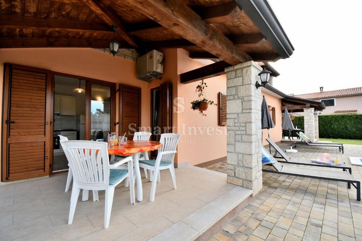 ISTRIA - PARENZO, casa con 4 appartamenti e piscina