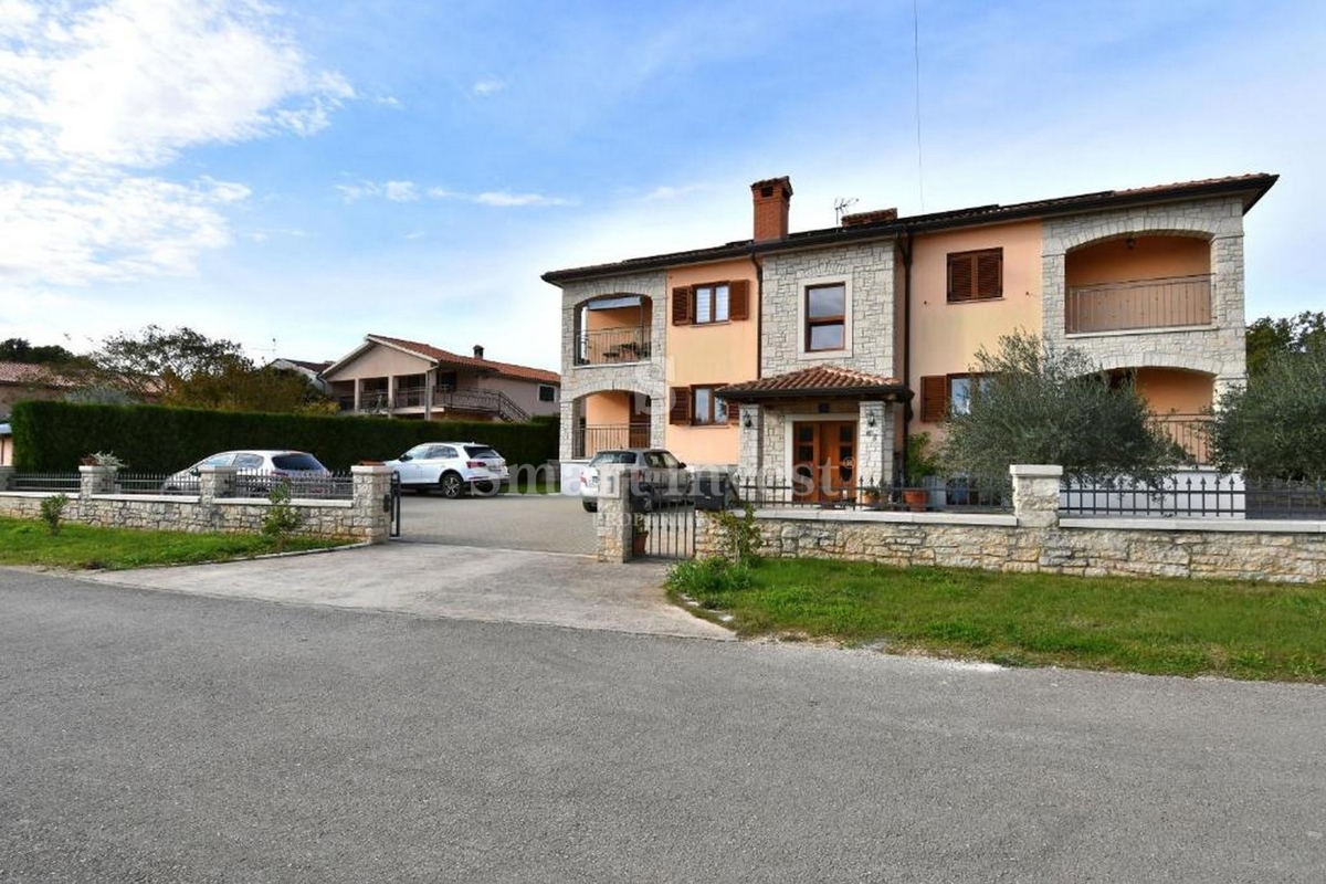 ISTRIA - PARENZO, casa con 4 appartamenti e piscina