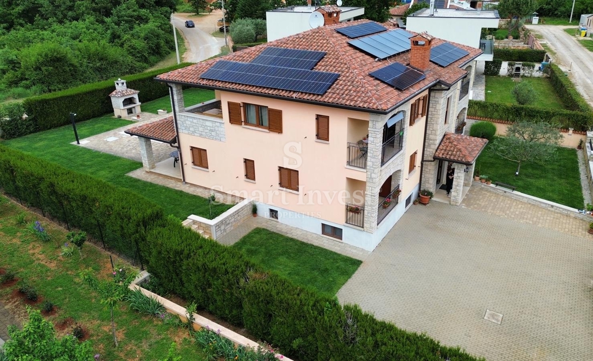 ISTRIA - PARENZO, casa con 4 appartamenti e piscina