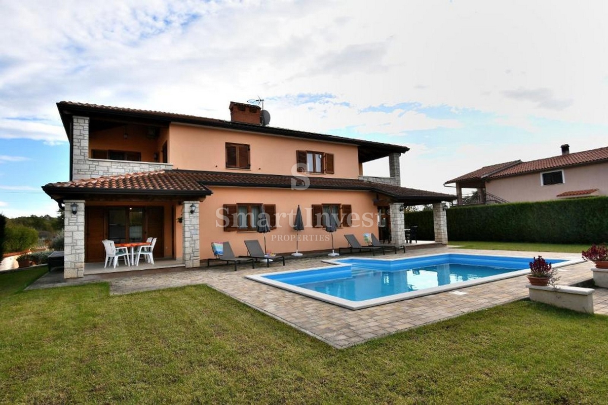 ISTRIA - PARENZO, casa con 4 appartamenti e piscina