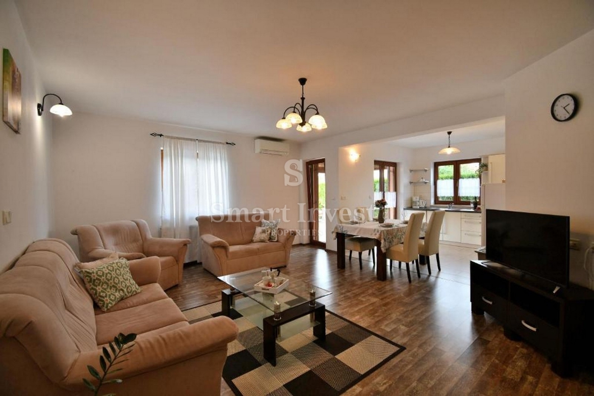 ISTRIA - PARENZO, casa con 4 appartamenti e piscina