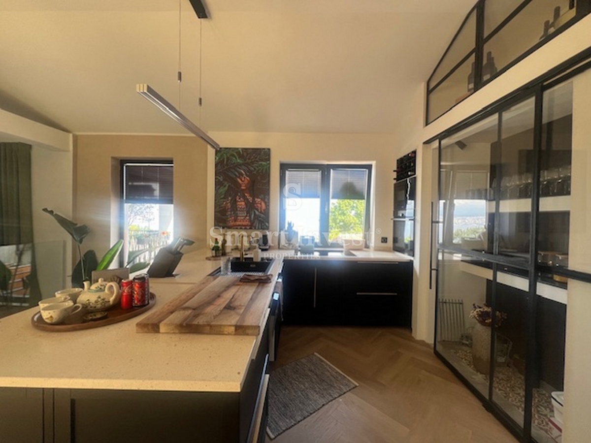 LAURANA, casa completamente ristrutturata con vista mare